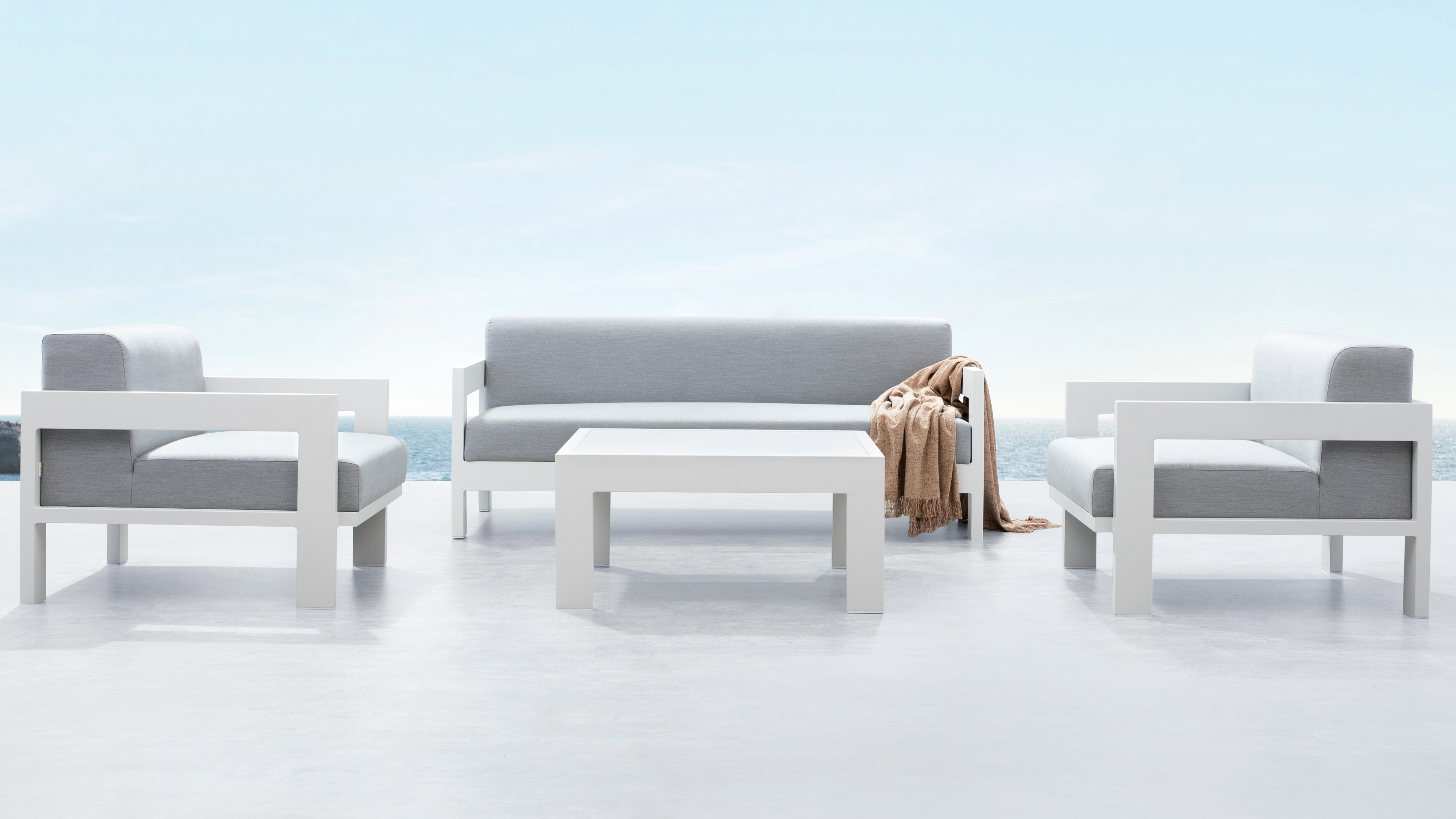 New Noosa White Outdoor Lounge Set 2+1+1 With Coffee Table 12 Thumbnail