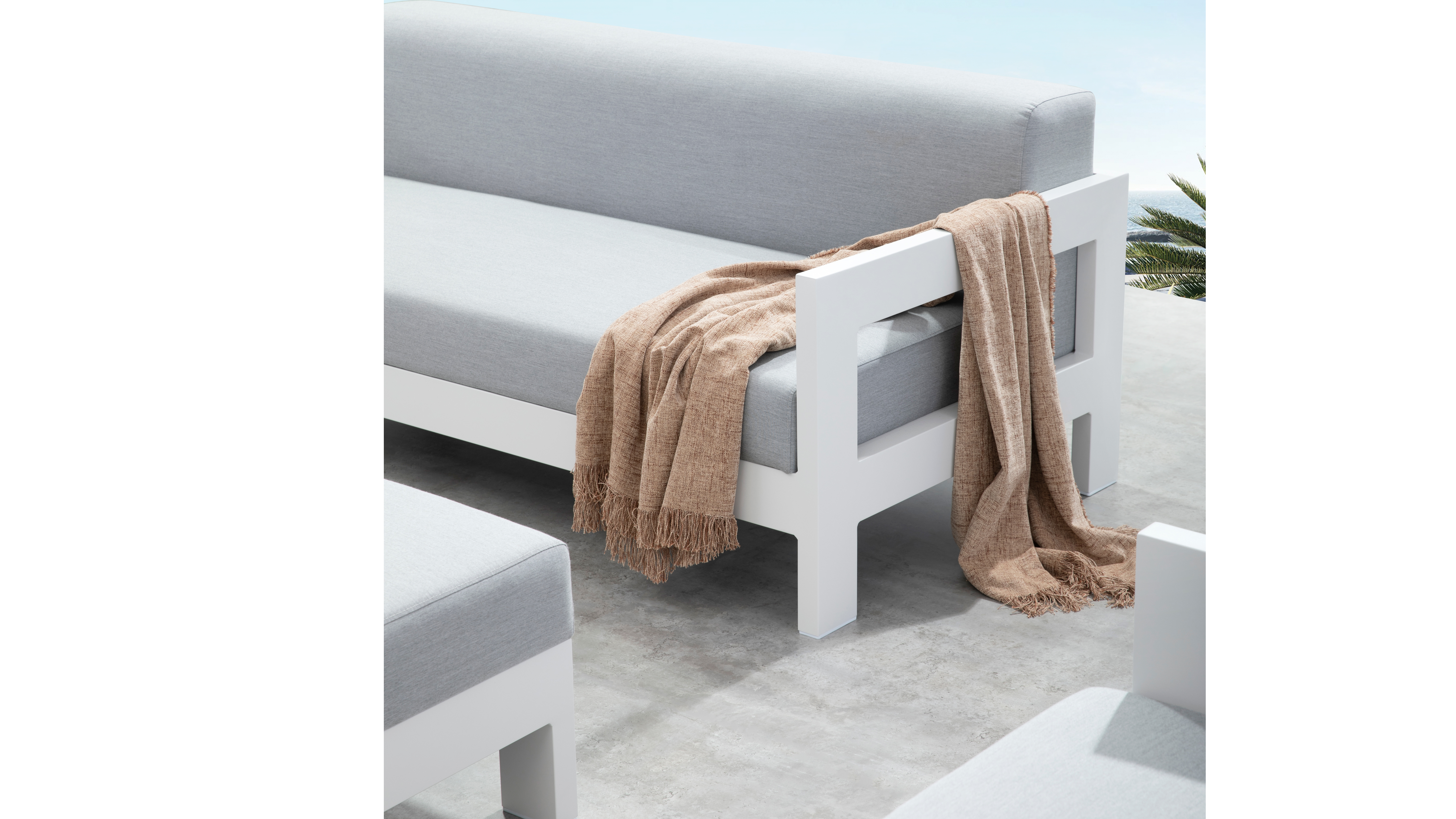 New Noosa White Outdoor Lounge Set 2+1+1 With Coffee Table 12 Thumbnail