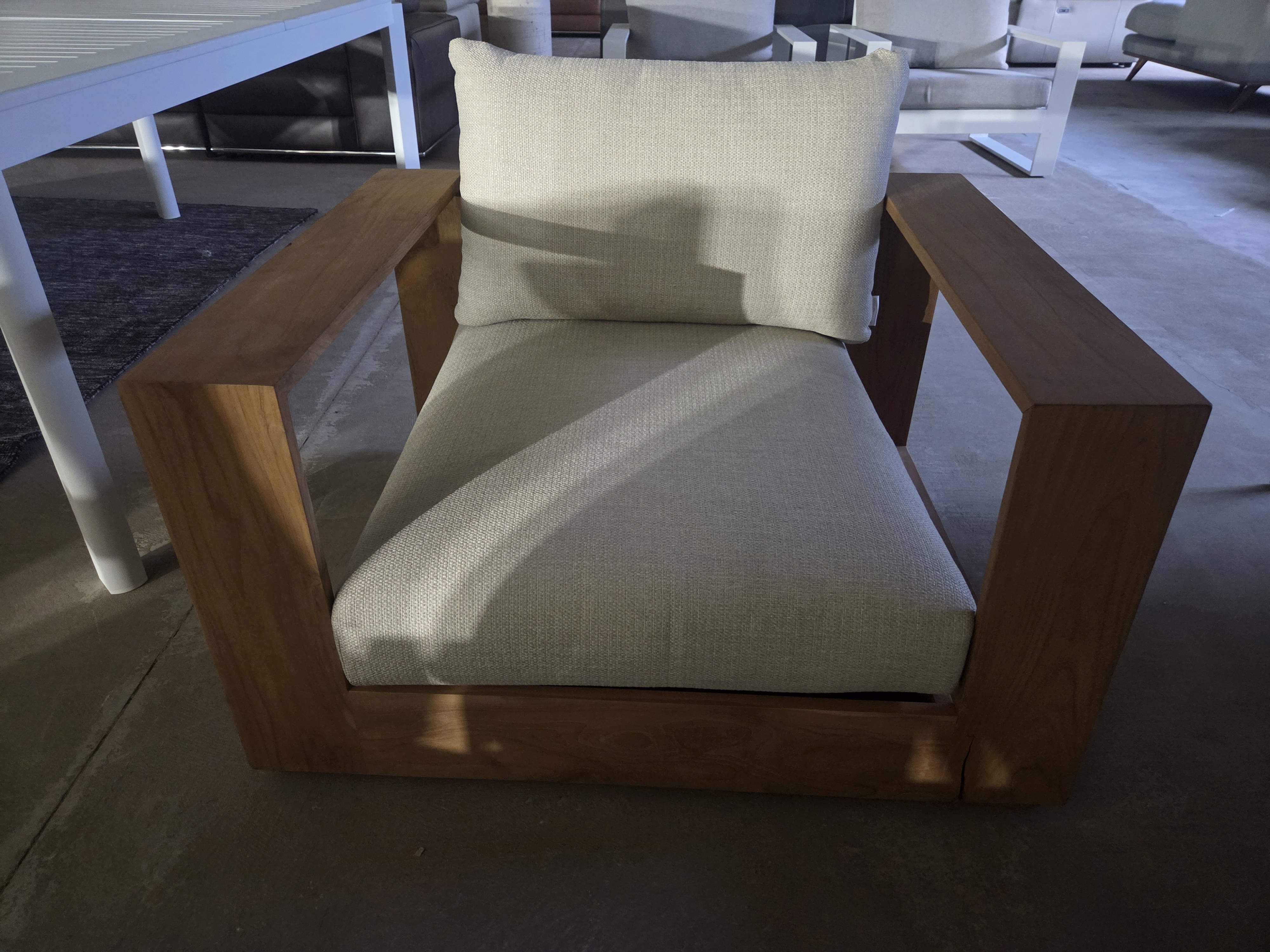 MACKAY TEAK Outdoor Armchair (Frame Colour: Natural  Teak, Fabric Colour: Sand  Olefin - Sku3820312) 1