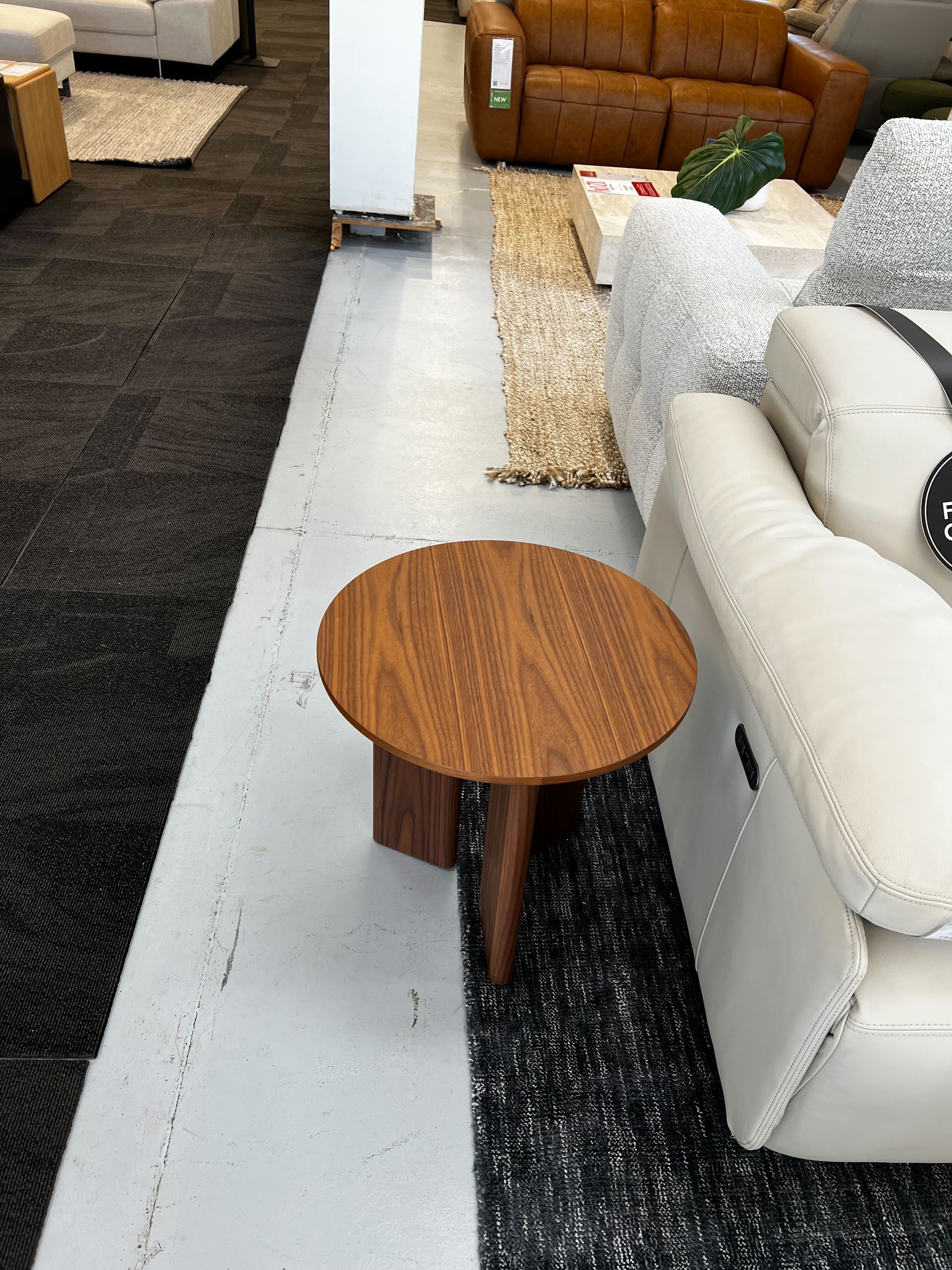 ROMANO WALNUT Side Table 1