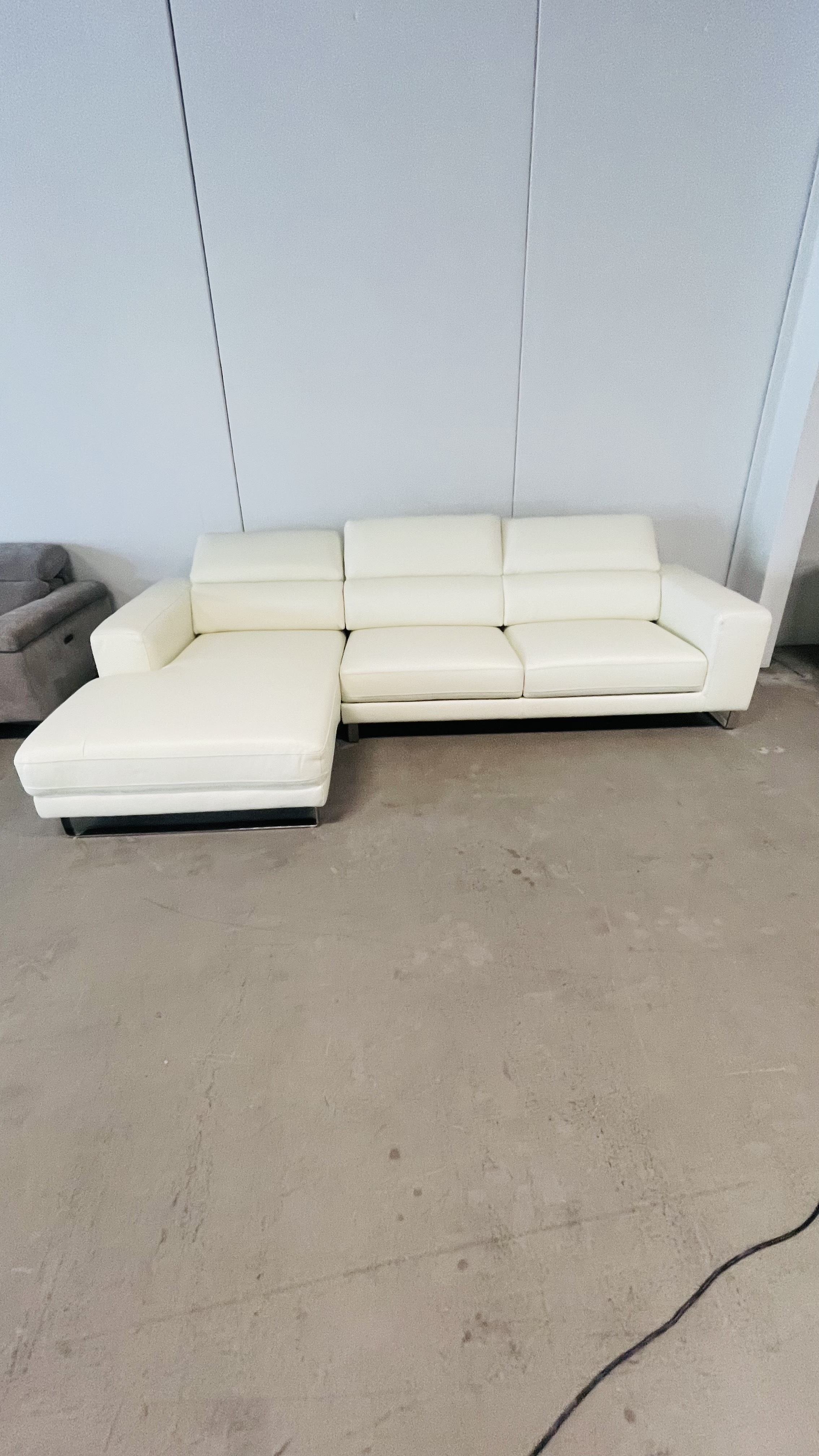 ELIXIR Leather Sliding Chaise Lounge (Material: Full Leather, Colour: Prestige Ecru) 1