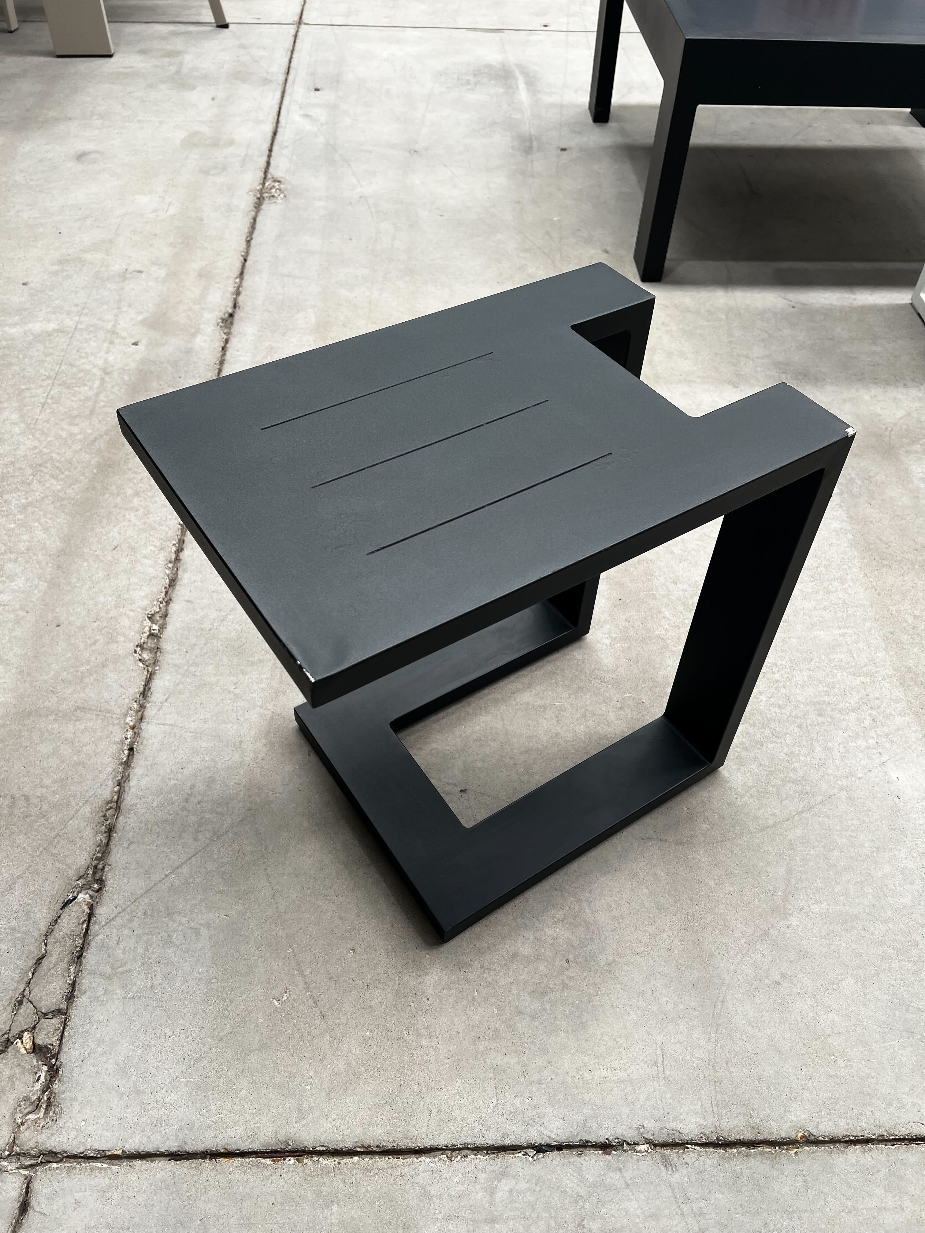 ELITE Outdoor Aluminium End Table (Frame Colour: Black Frame) 1