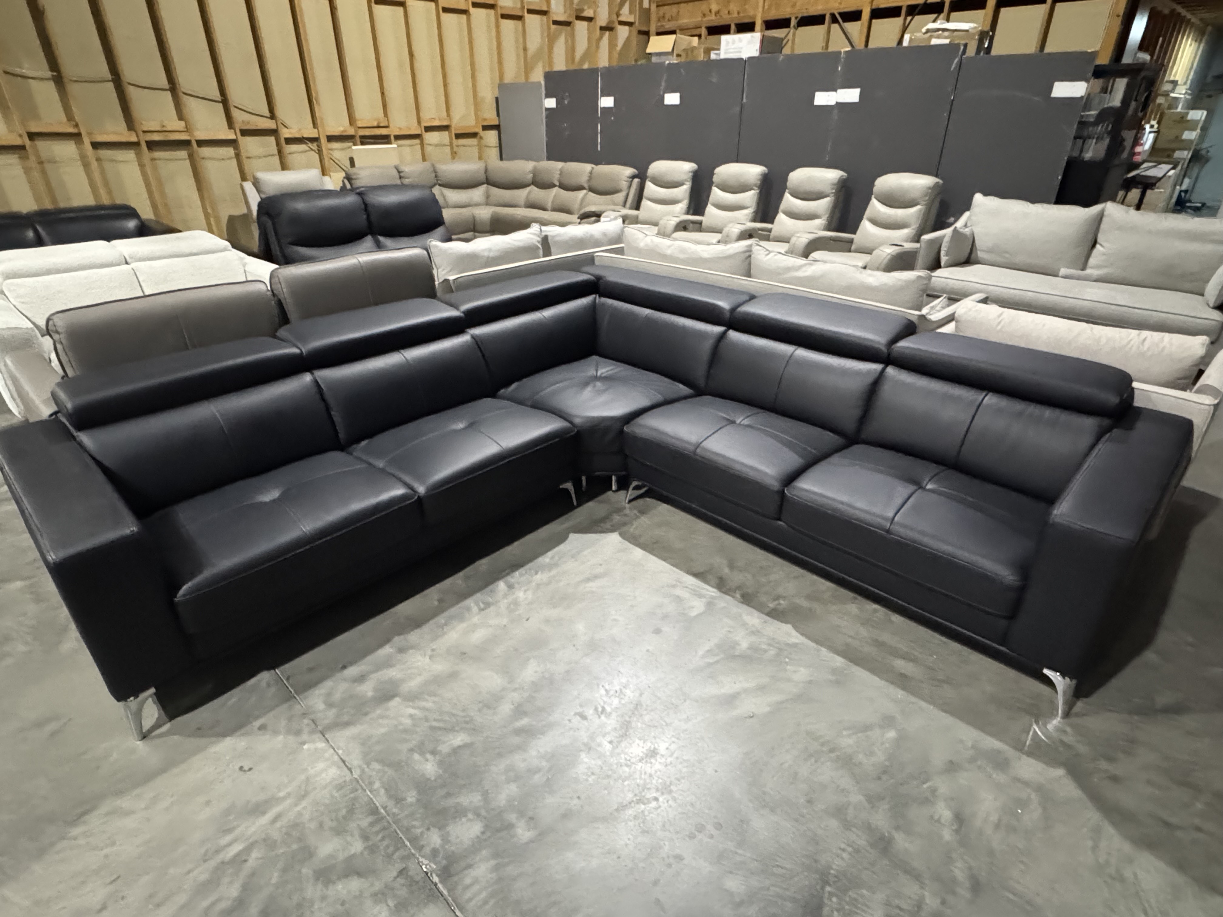 CLUB Leather Corner Lounge Option A (Main Colour: Premium Black, Material: Leather + Match) 1