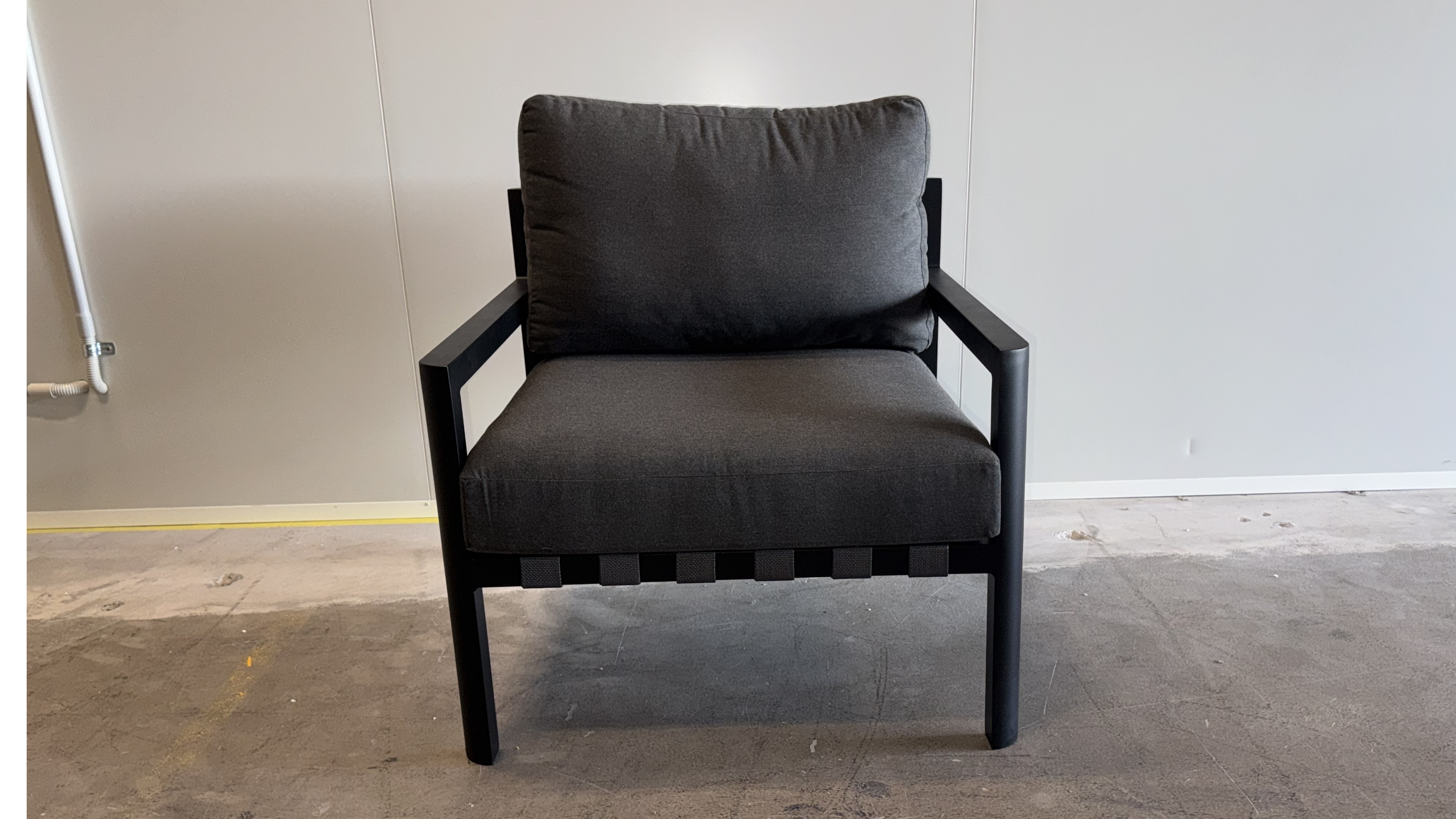 MANLY BLACK Outdoor Armchair (Frame And Fabric: Black Frame With Sooty Fabric) 1