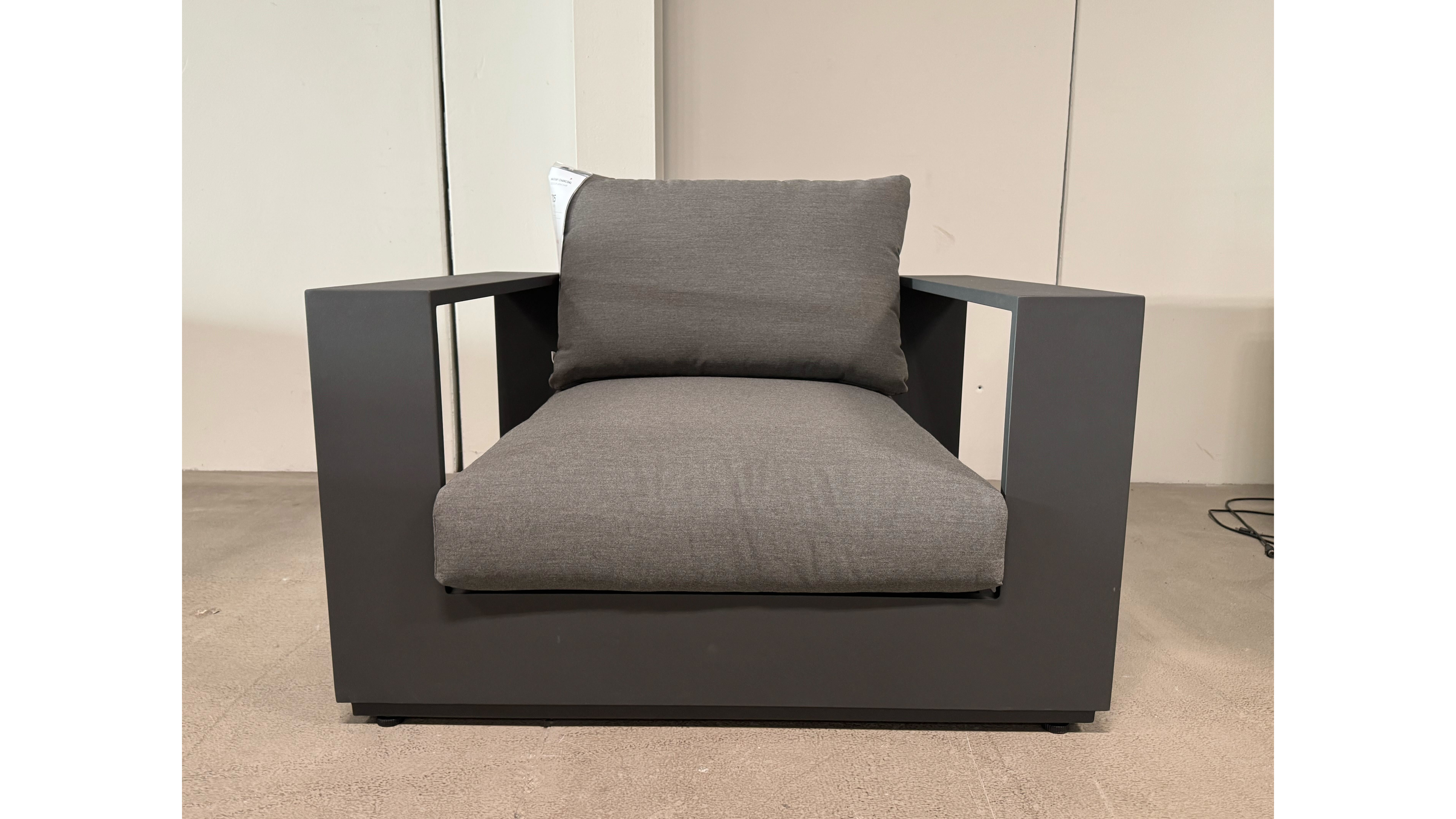 MACKAY CHARCOAL Outdoor Armchair (Frame Colour: Charcoal Aluminum, Fabric Colour: Ash Acrylic) 1