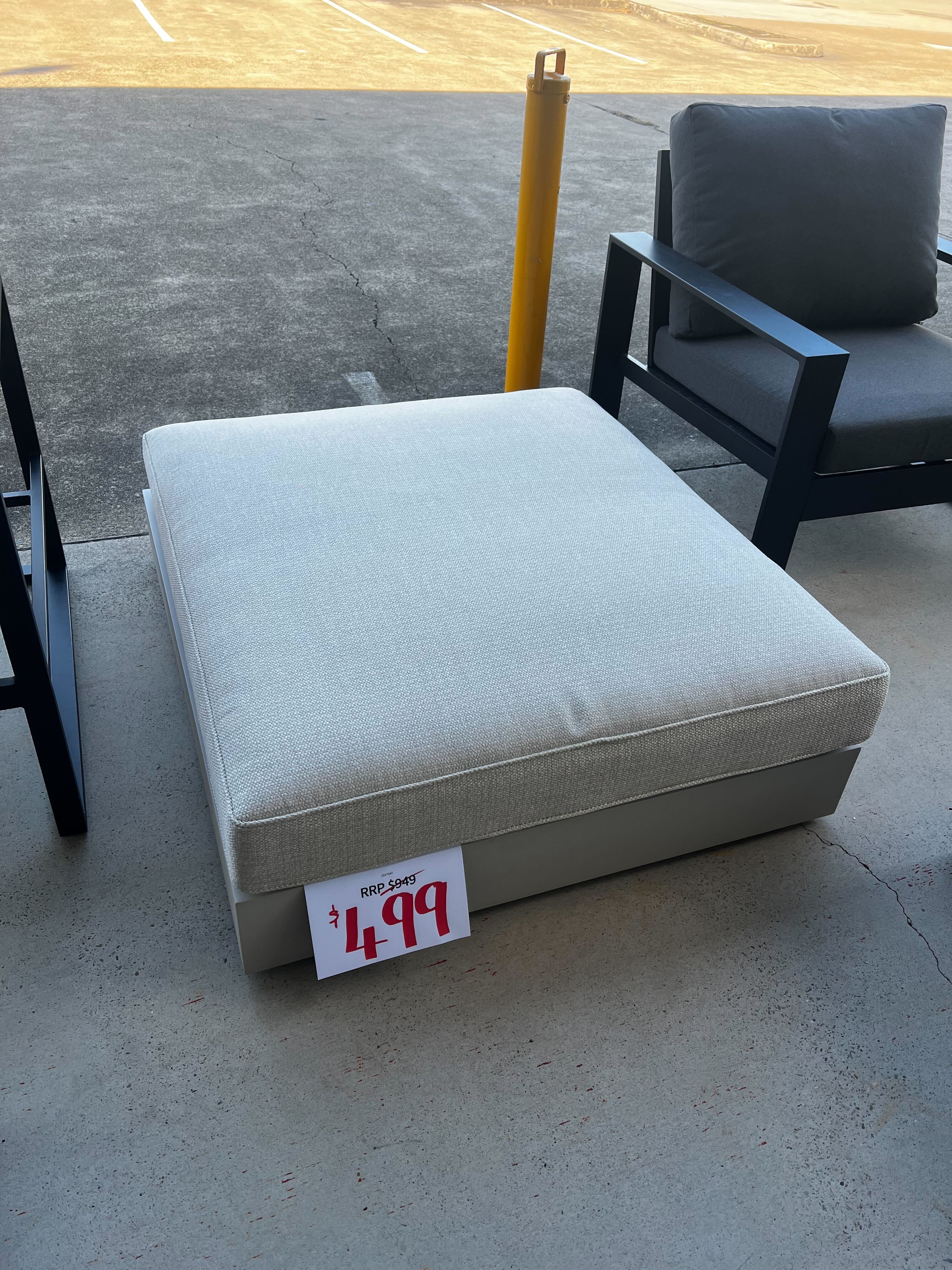 TORQUAY Outdoor Ottoman (Frame Colour: Cream  Aluminium, Fabric Colour: Sand  Olefin) 1