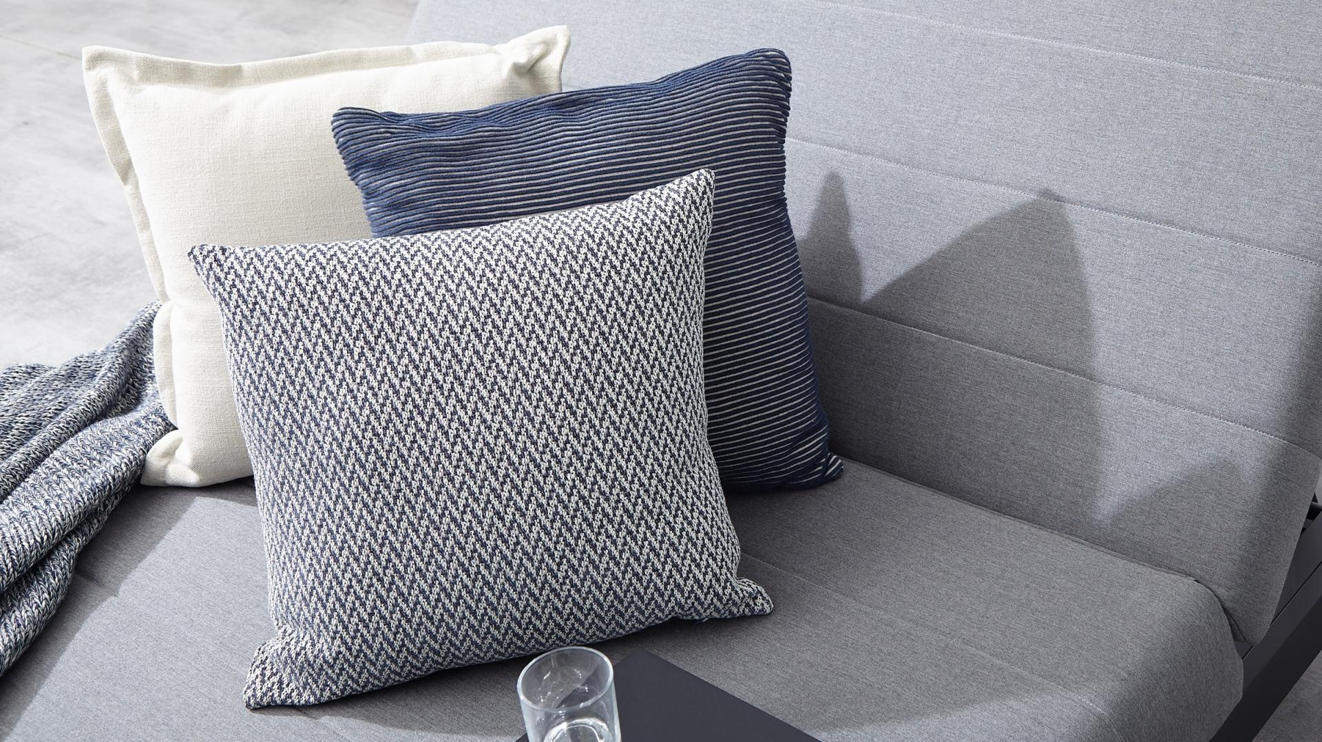 New Noosa Black Outdoor Fabric Sun Lounge 13 Thumbnail