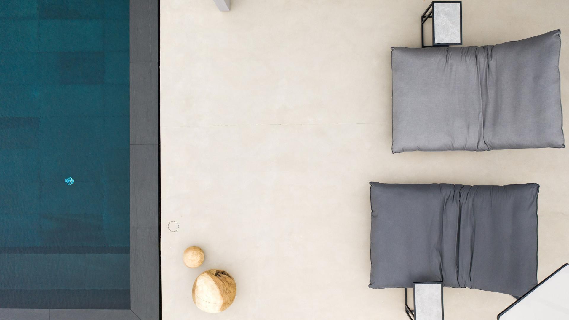 Coral Black Outdoor Sunlounge 5 Thumbnail