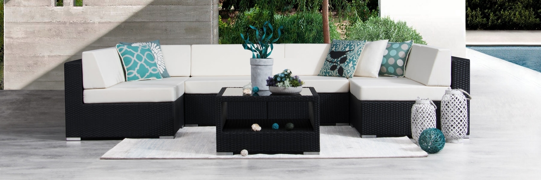 Outdoor Lounges