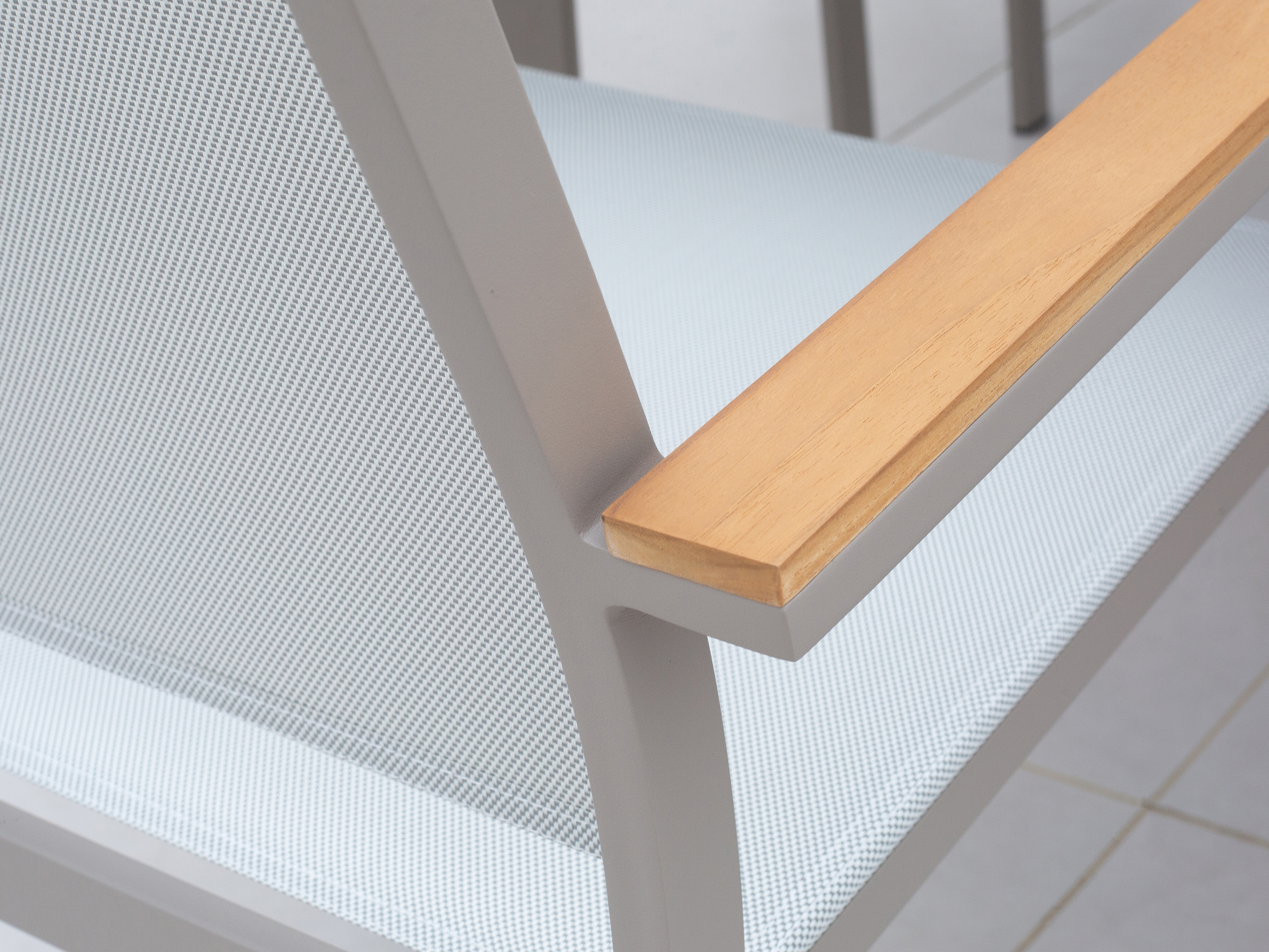 Wentworth Taupe 9-piece Extendable Dining Set With Wentworth Chairs 4