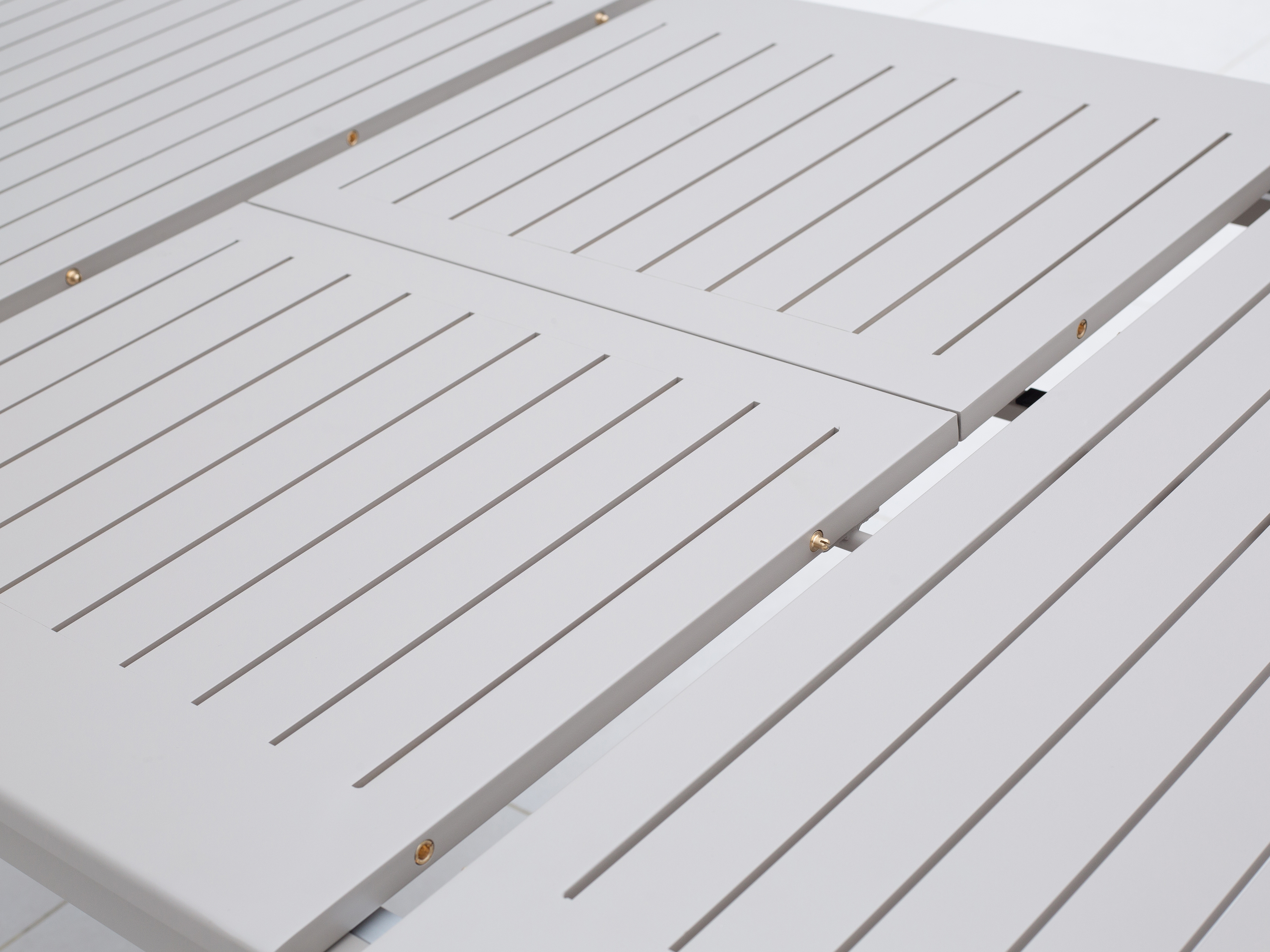 Wentworth Taupe 9-piece Extendable Dining Set With Wentworth Chairs 3