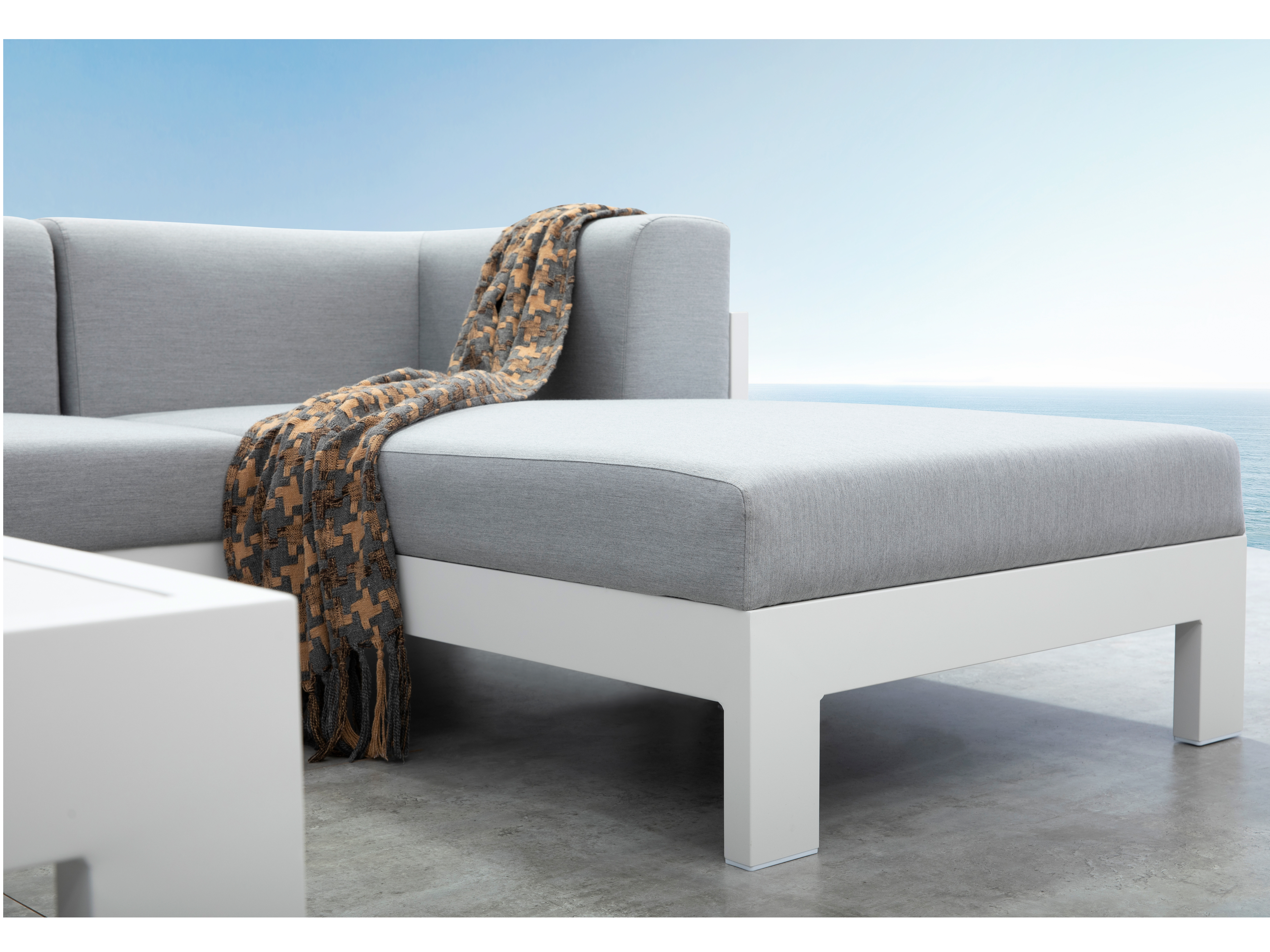 New Noosa White Outdoor Fabric Chaise Lounge 7