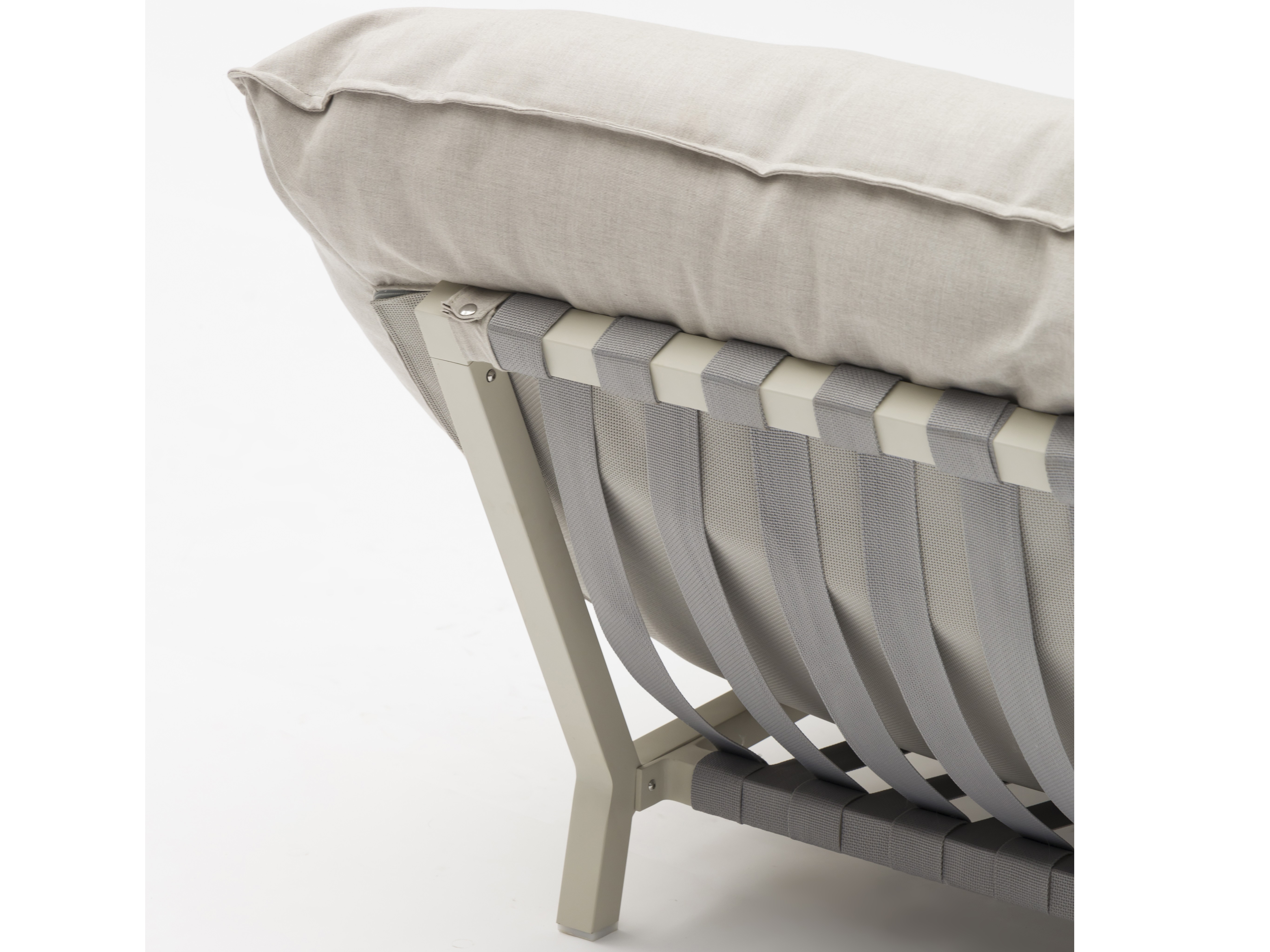 Atoll Outdoor Lounge Chair 8