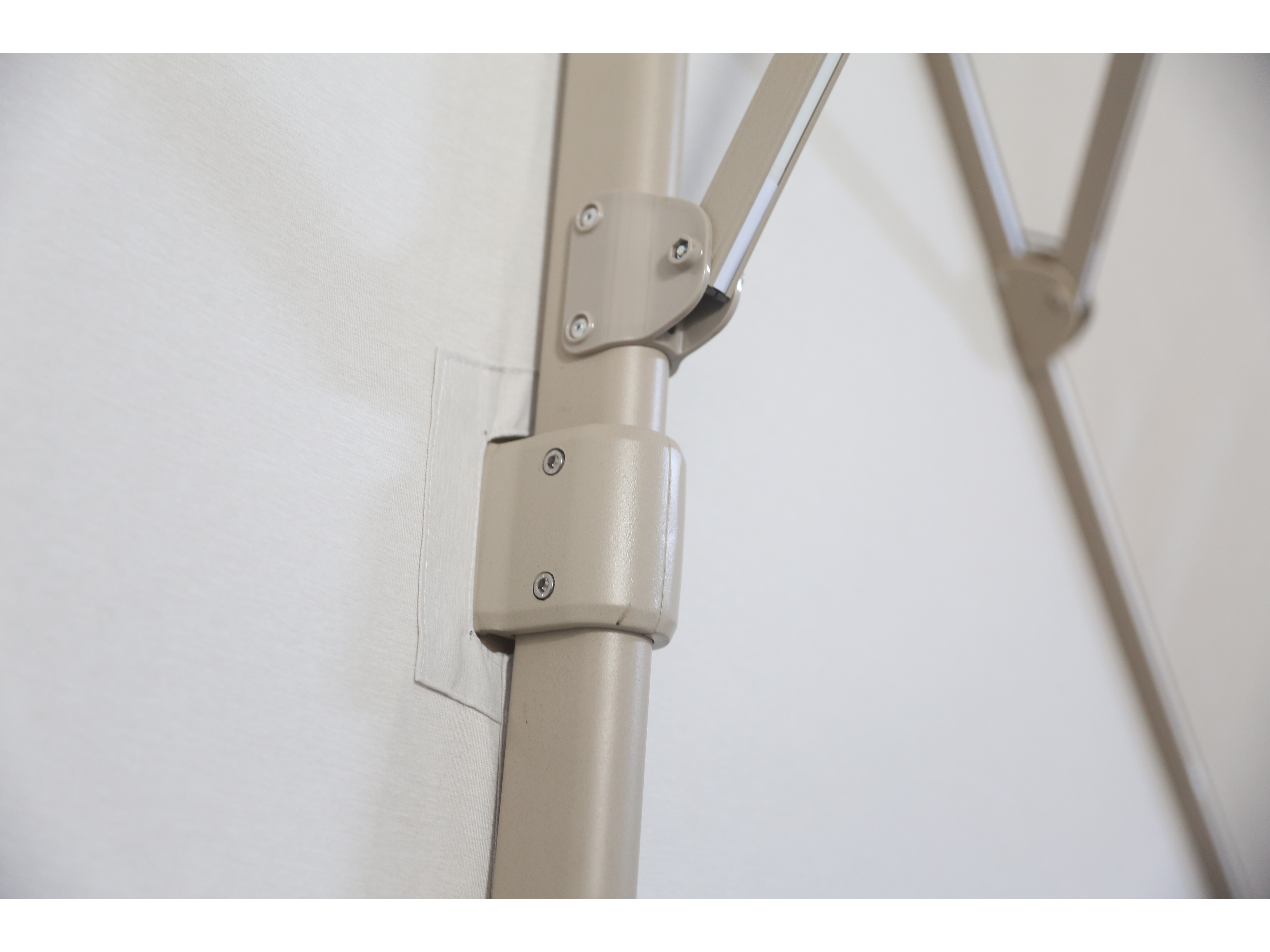 Coolabah Mist Outdoor Cantilever Umbrella 9