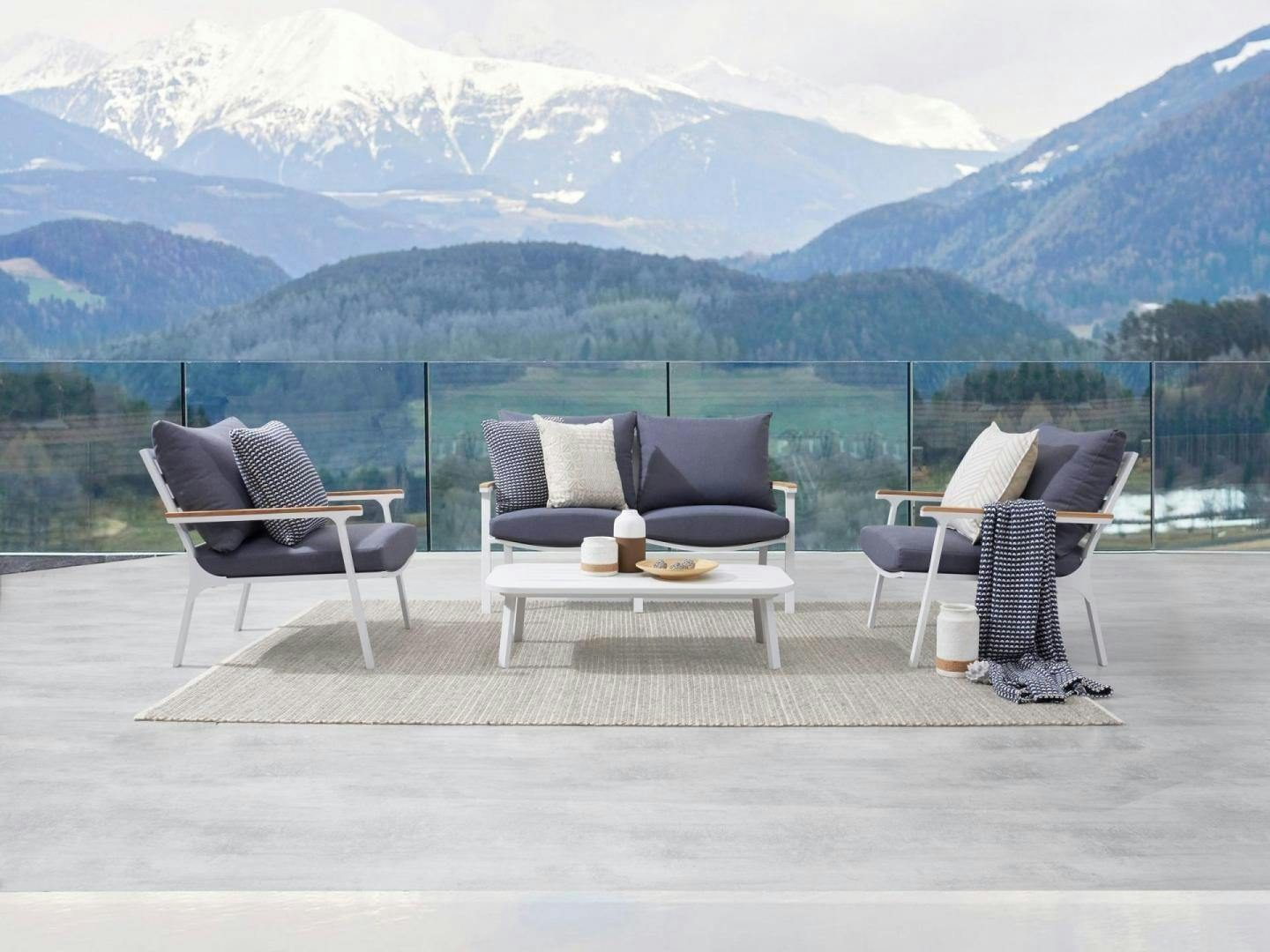 Venice Outdoor Sofa Suite 2 + 1 + 1 With Coffee Table