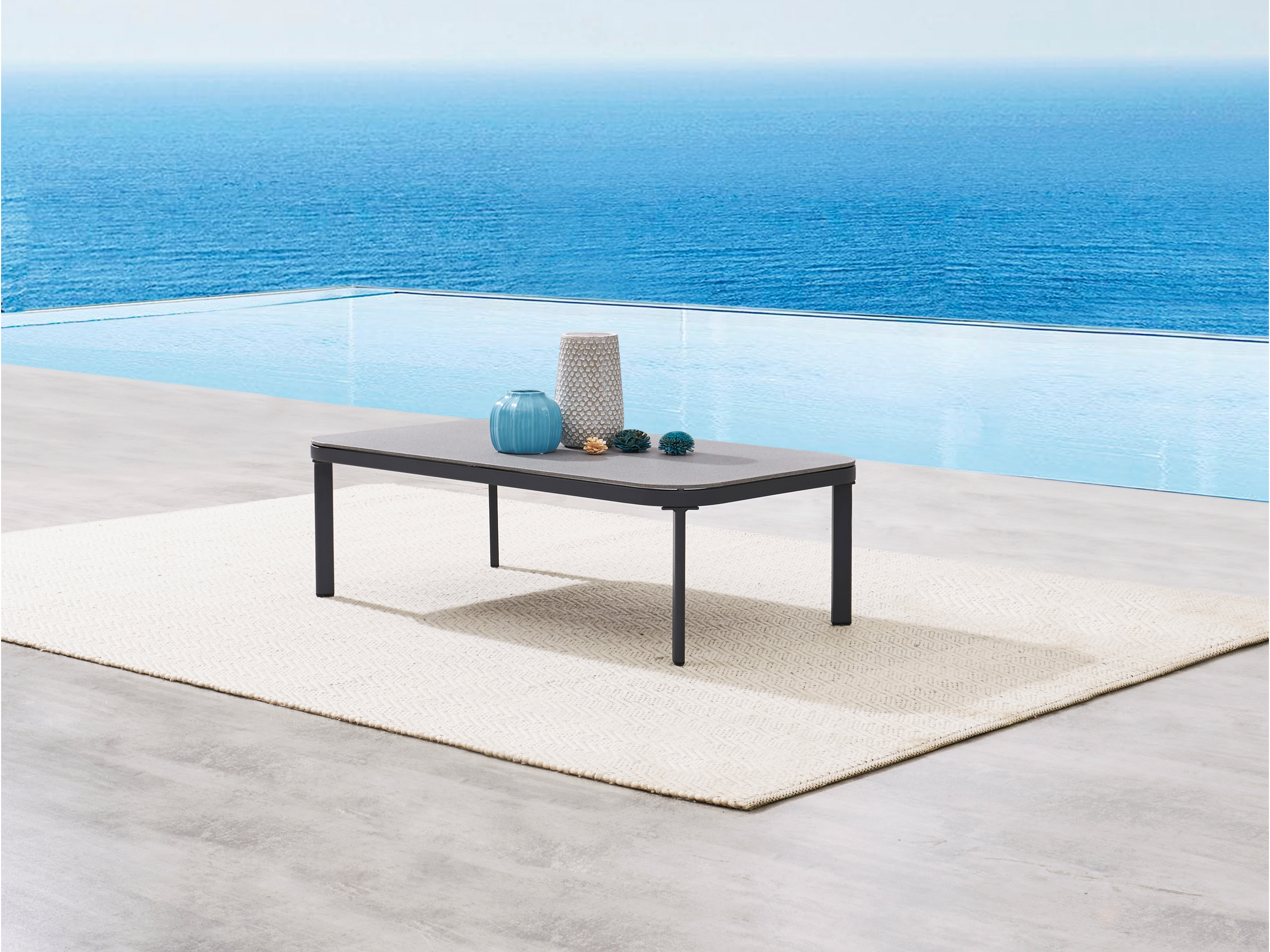 Santa Monica Outdoor Coffee Table 2