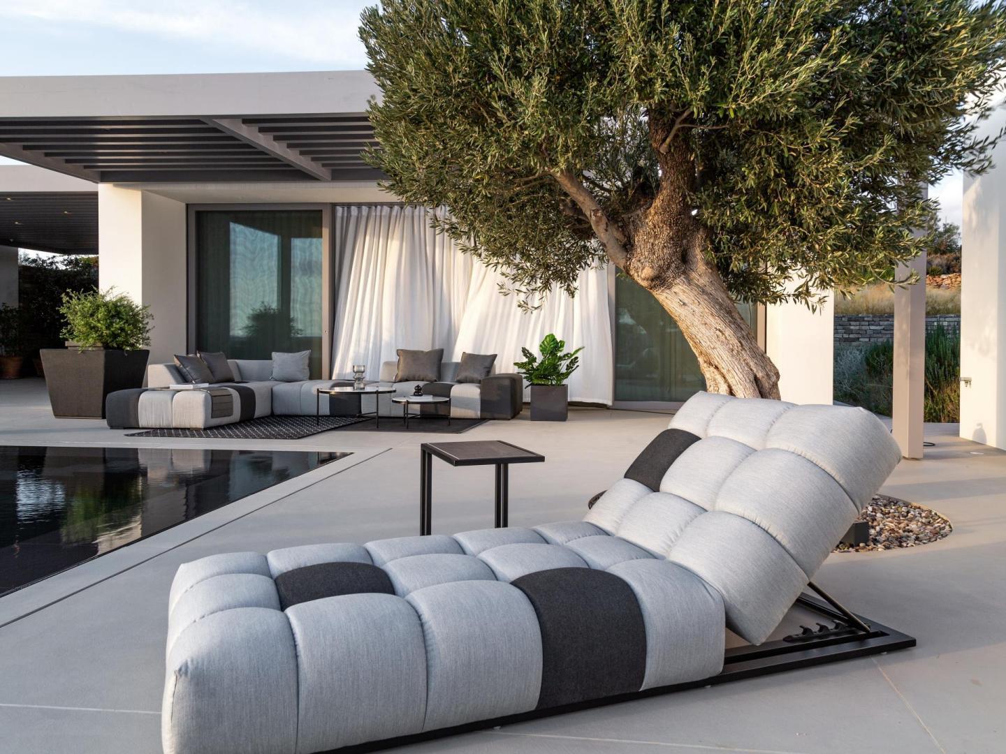 Bale Outdoor Sunlounge 2