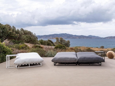 Coral Black Outdoor Sunlounge 4