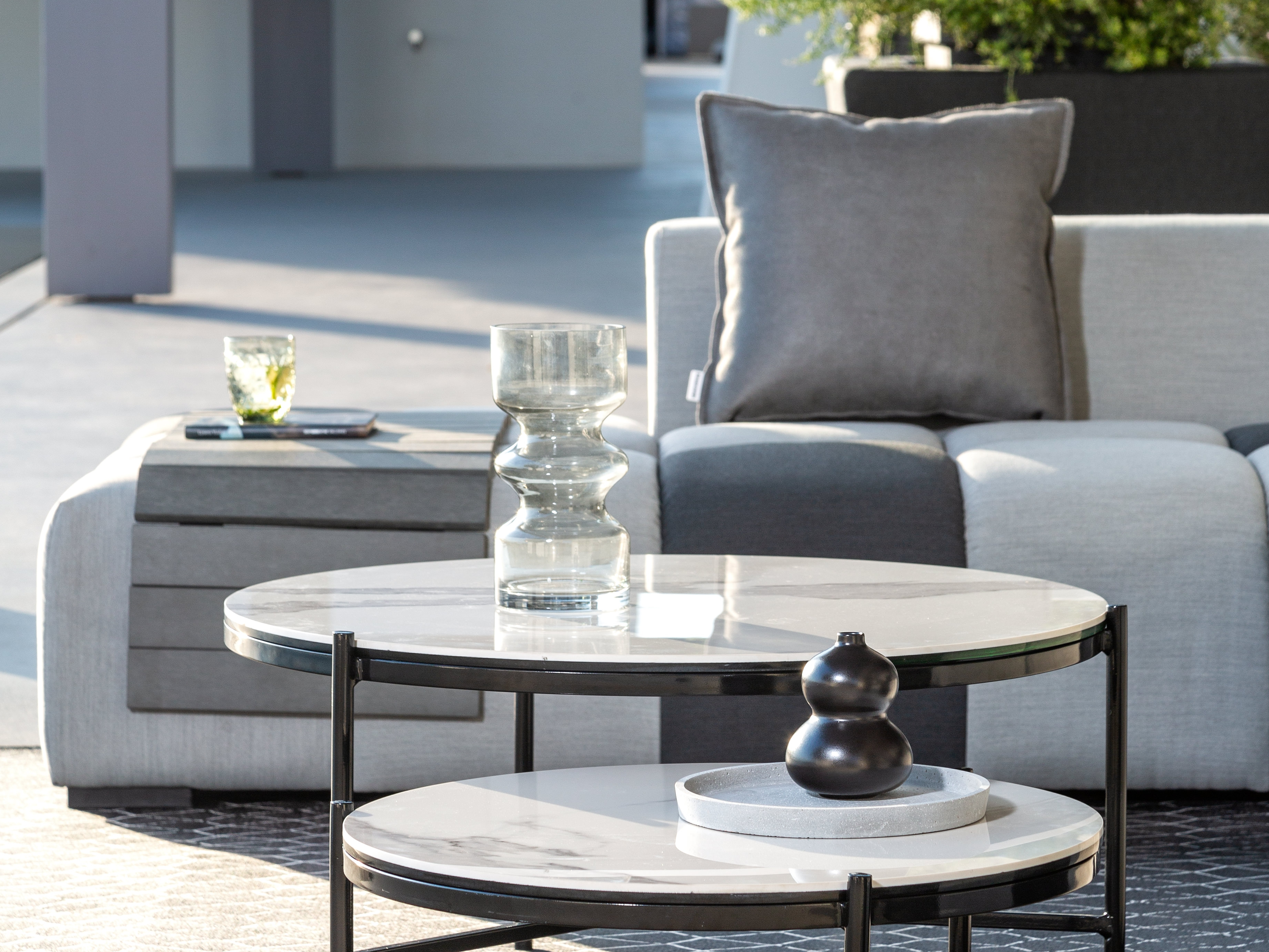 Bale Outdoor Chaise Lounge With Ottoman And Nested Coffee Tables 4