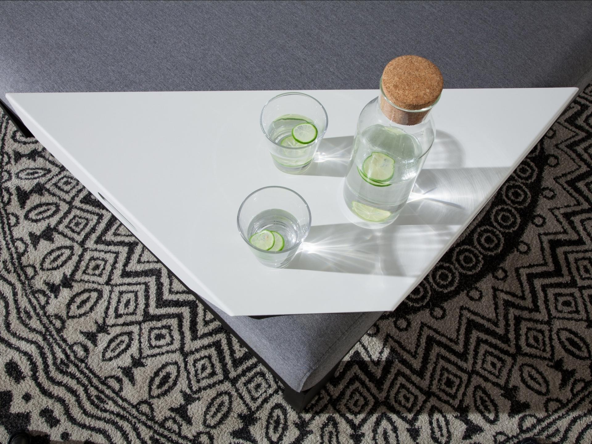 Avanti Trapezium Tray 2