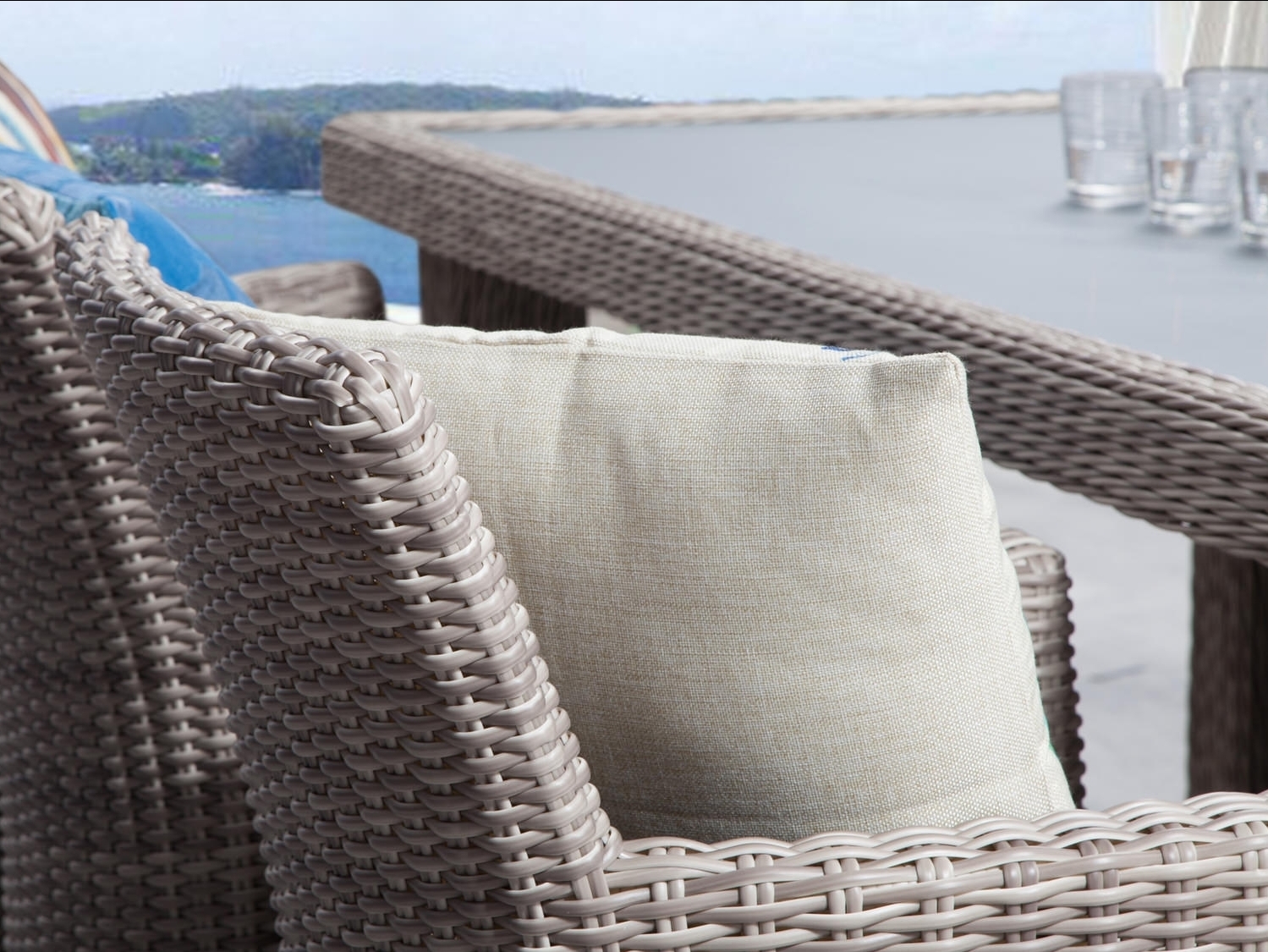 Savannah 7-piece Outdoor Wicker Dining Set 9