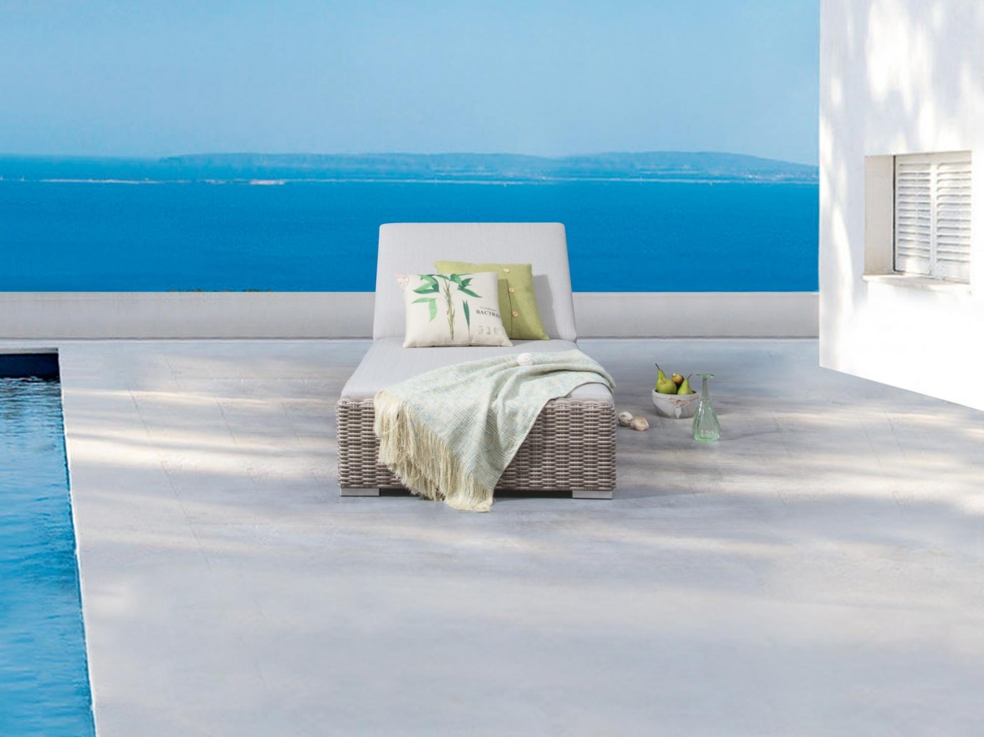 Savannah Outdoor Wicker Sun Lounge 4