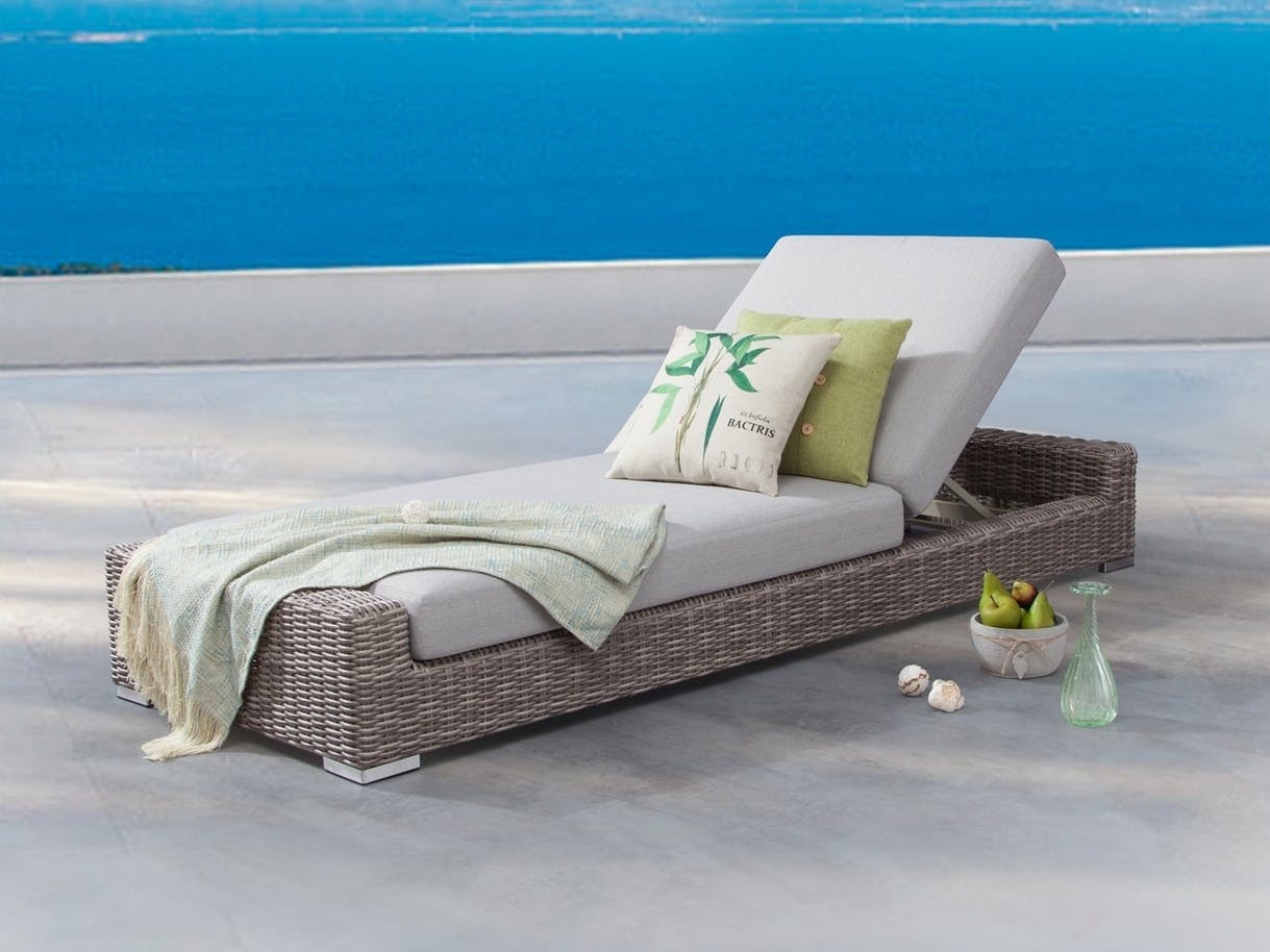 Savannah Outdoor Wicker Sun Lounge