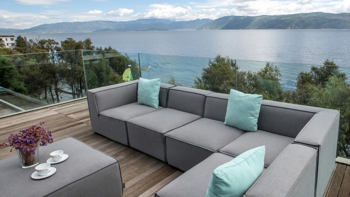 Tips for Choosing the Right Outdoor Furniture